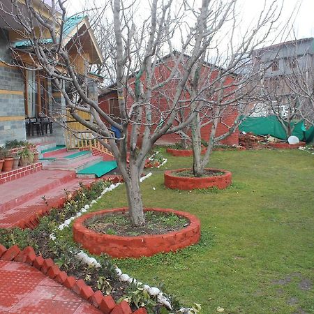 Gezellig Inn - Tree Hill Cottages & Kanyal Villas Manāli Dış mekan fotoğraf