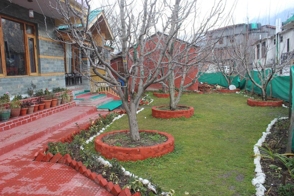 Gezellig Inn - Tree Hill Cottages & Kanyal Villas Manāli Dış mekan fotoğraf